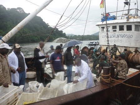 Améliorer la capacité du Cameroun à lutter contre la pêche INN